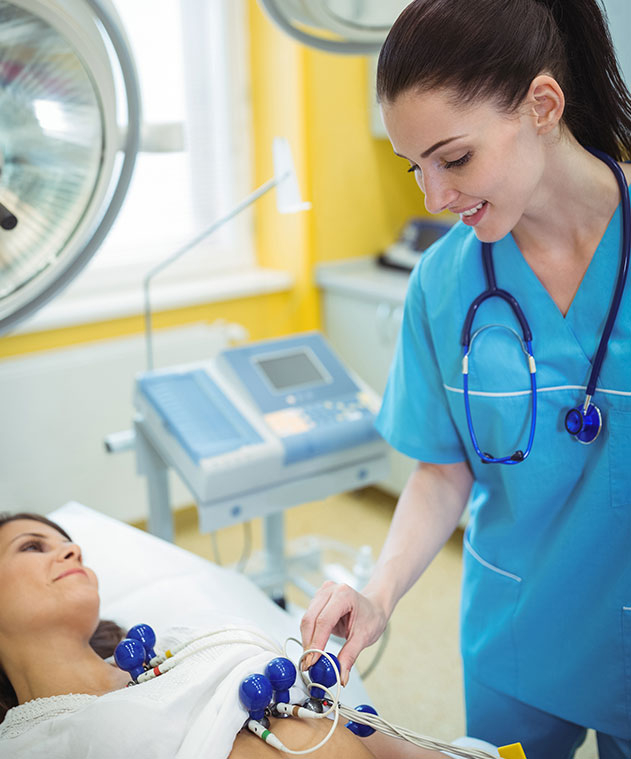 professionnelle de santé avec patiente